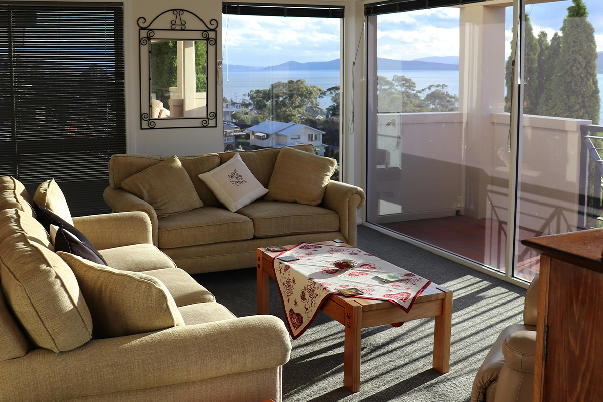 Property-Finance-December-Shifting-Market-Sentiment-How-Mortgage-Rate-Gloom-Coexists-with-a-Property-Boom-Body-image